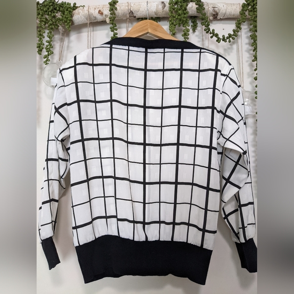 Vintage Liz Claiborne wide neck grid blouse with pocket - Picture 2 of 5